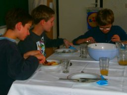 11_Essen_der_gekochten_Speisen